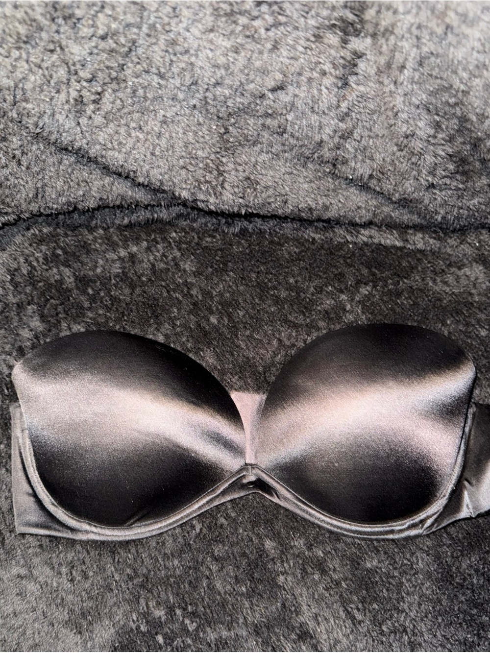 Victoria's Secret Very Sexy strapless bra